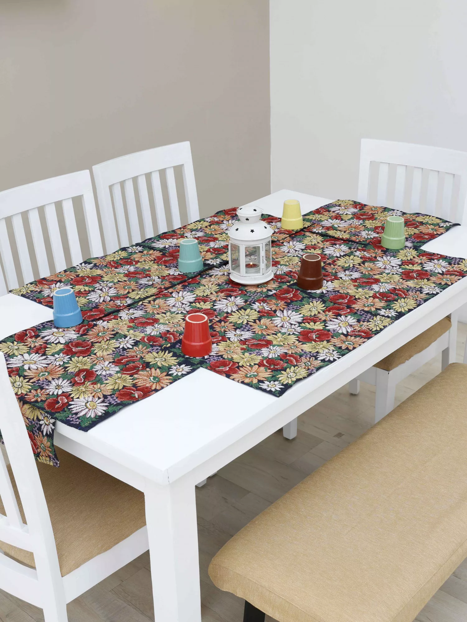 Table Runner Set with 6 Placemats