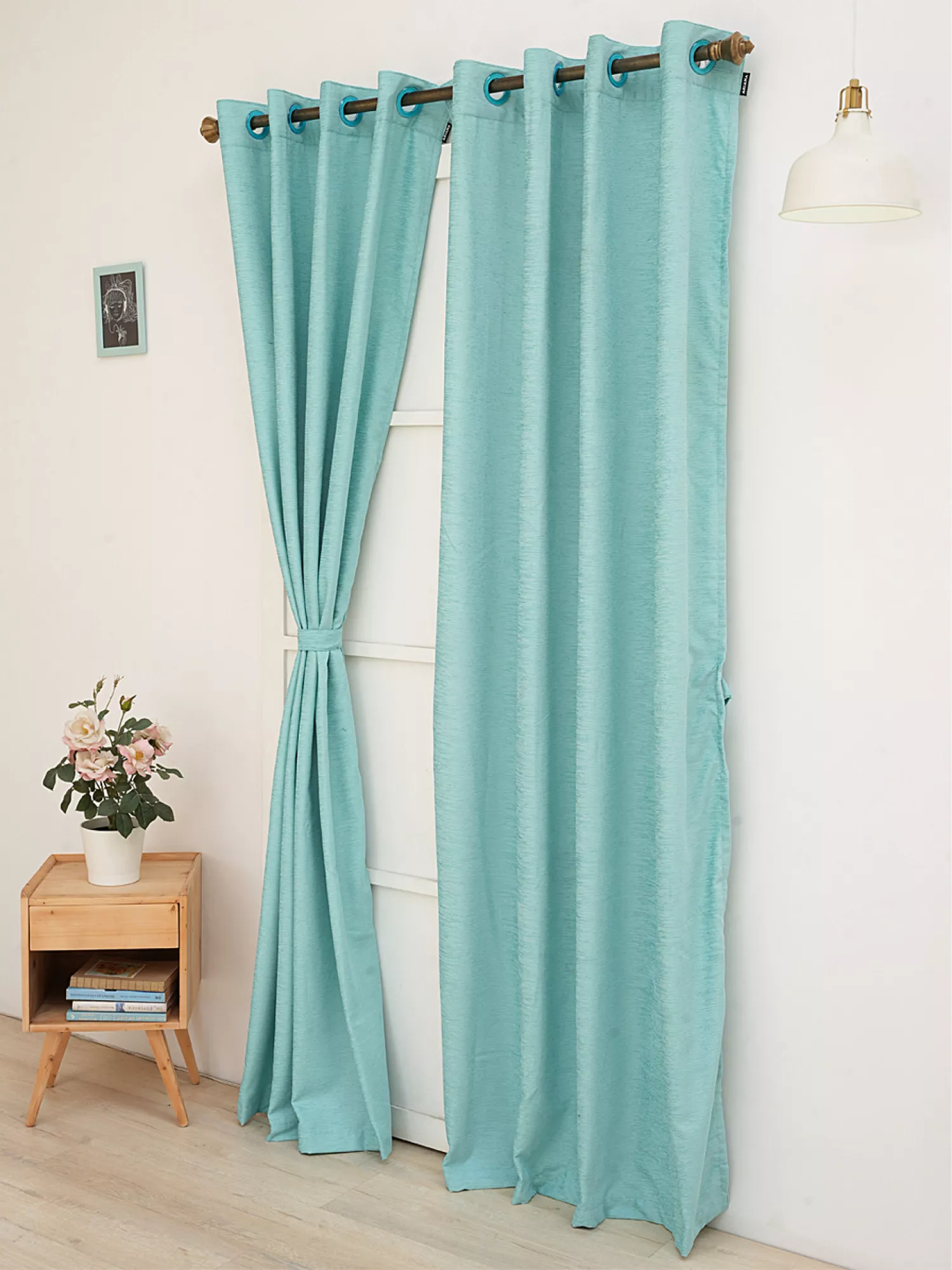 Lugo Solid Curtain
